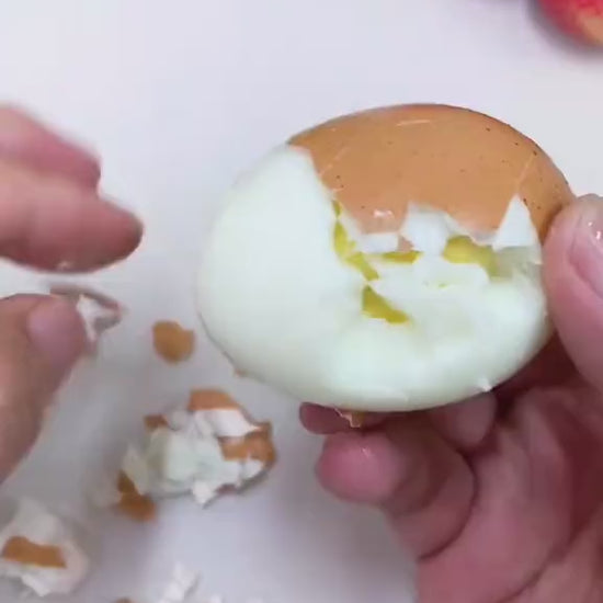  L'outil dans une cuisine moderne avec des œufs